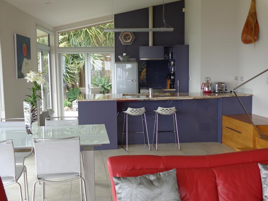 Nikau Apartments Waiheke Island Onetangi Buitenkant foto